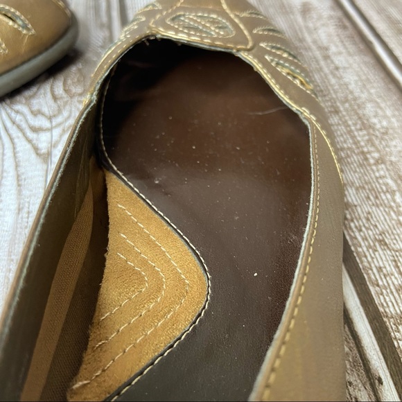 Whats What by Aerosoles gold leather flats 7 - Picture 10 of 11